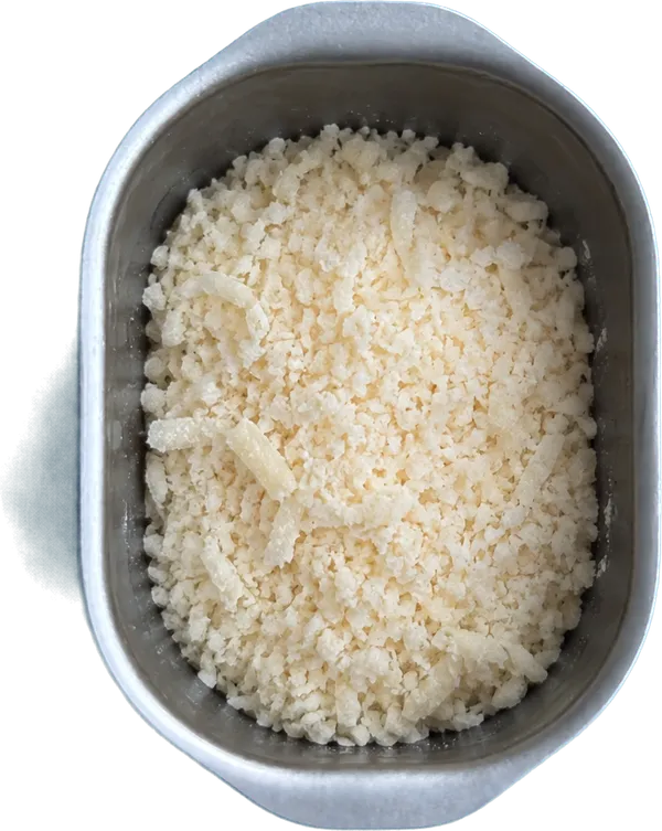 Nel quinto contenitore mettete 40 g di parmigiano reggiano grattugiato.