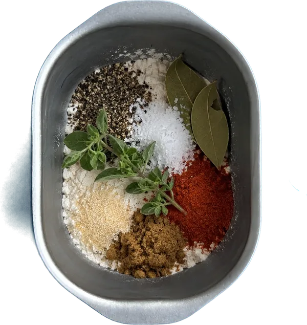 Nel settimo contenitore mettete 15 g di farina di frumento 00, 4 cucchiai Liffo di sale fino, 2 pizzichi di pepe nero, 2 g di foglie di alloro intere, 2 pizzichi di aglio granulare, 1 rametto di maggiorana fresca intera, 0.5 cucchiaini di cumino seminato e 0.5 cucchiaini di paprika dolce.