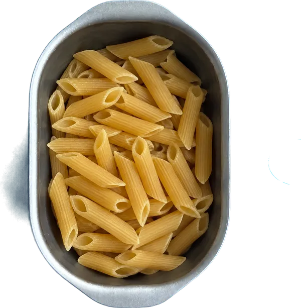 Nel secondo contenitore mettete 160 g di penne rigate.