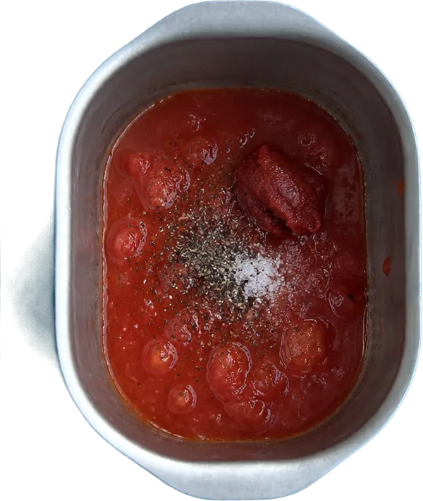 Nel quarto contenitore mettete 200 g di polpa di pomodoro, 60 g di acqua, 10 g di concentrato di pomodoro, 2 pizzichi di pepe nero e 1 cucchiaio Liffo di sale fino.