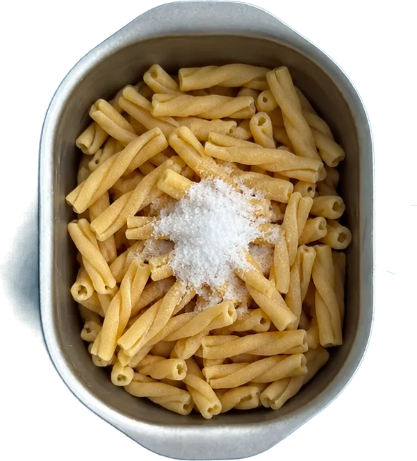 Nel quinto contenitore mettete 160 g di casarecce e 3 cucchiai Liffo di sale fino.
