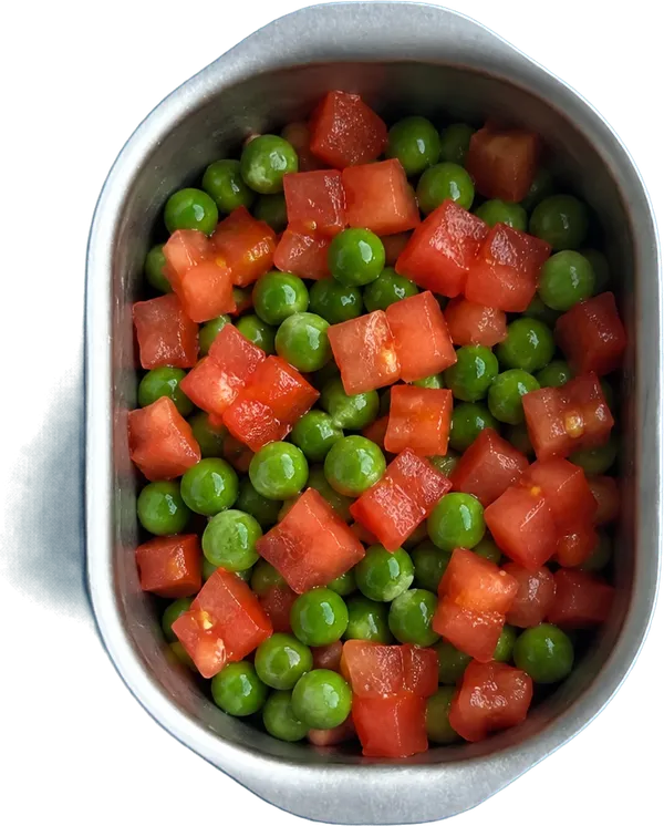 Nel sesto contenitore mettete 150 g di piselli decongelati e 150 g di pomodori freschi a dadini piccoli.