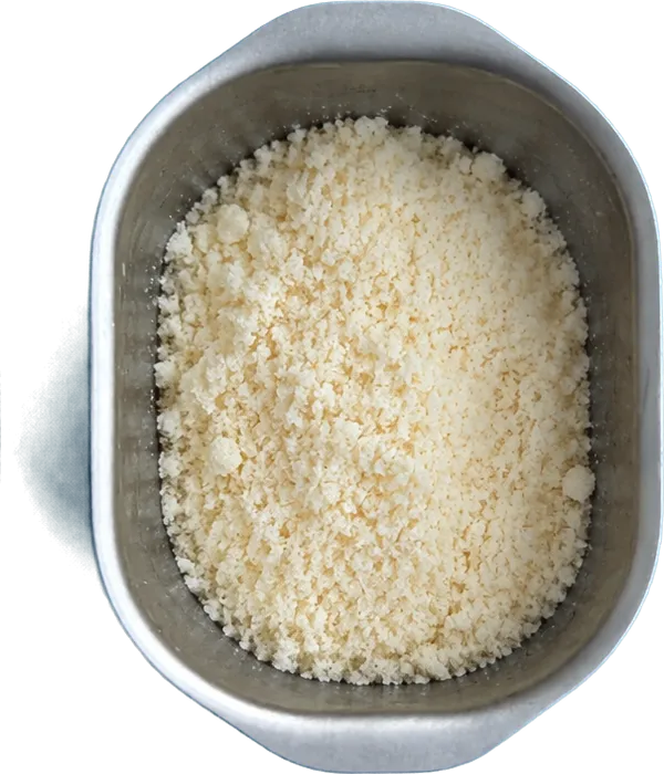 Nel quinto contenitore mettete 70 g di parmigiano reggiano grattugiato.