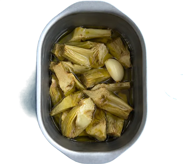 Nel primo contenitore mettete 15 g di olio extravergine di oliva, 150 g di carciofi affettati e 1 spicchio di aglio fresco intero.