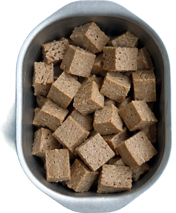 Nel terzo contenitore mettete 240 g di seitan a dadini medi.