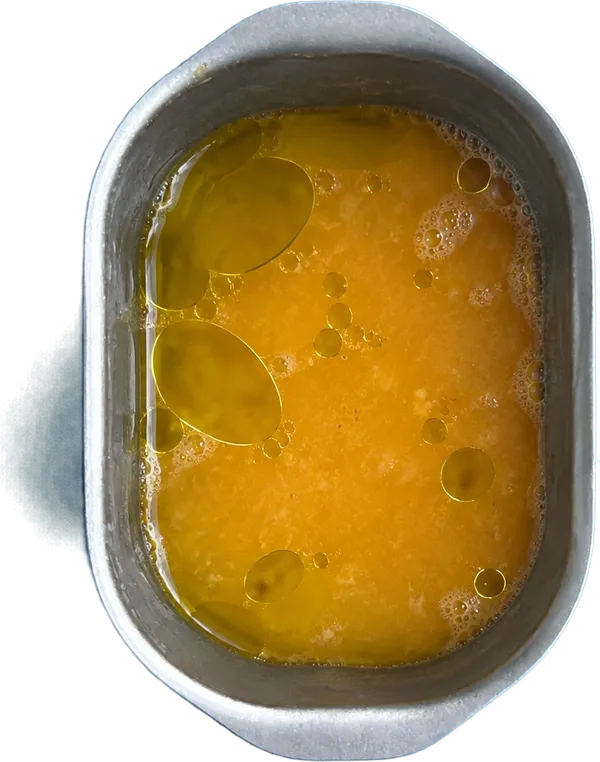 Nel quinto contenitore mettete 25 g di olio extravergine di oliva e 200 g di succo d'arancia.