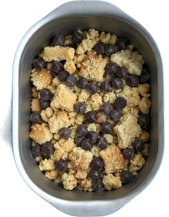 Nel quinto contenitore mettete 120 g di biscotti frollini sbriciolato e 50 g di gocce di cioccolato.