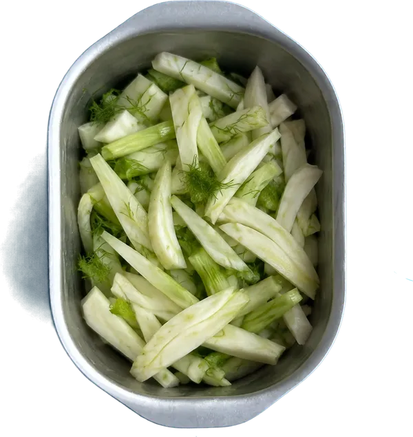 Nel terzo contenitore mettete 150 g di finocchi freschi a listarelle.