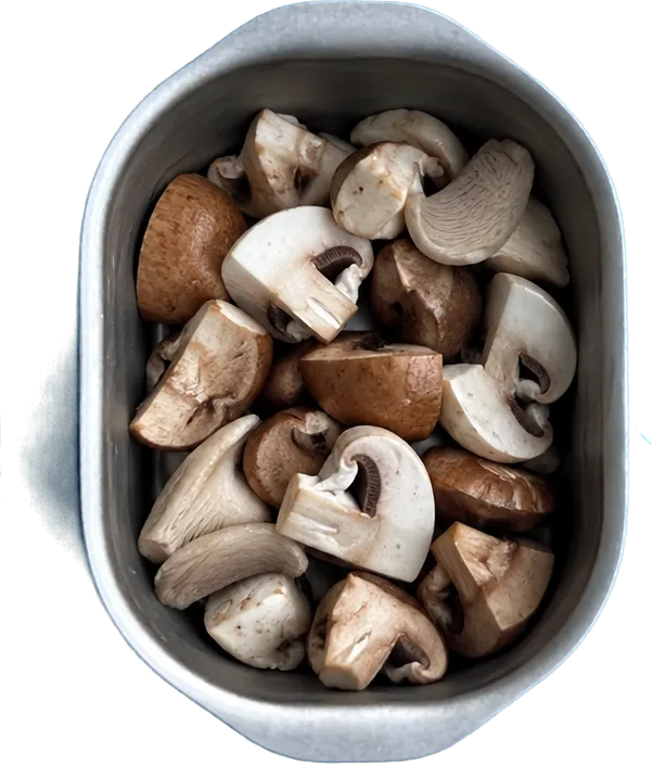 Nel secondo contenitore mettete 150 g di funghi freschi misti a dadini medi.