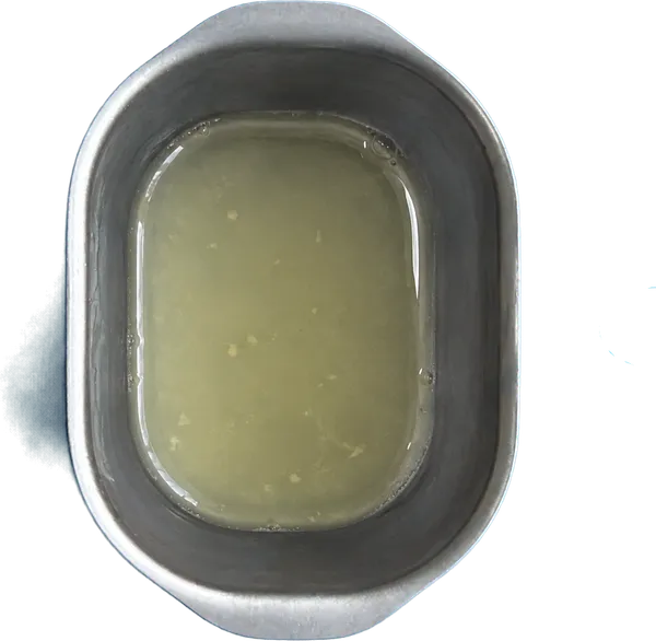 Nel quinto contenitore mettete 30 g di succo di limone.